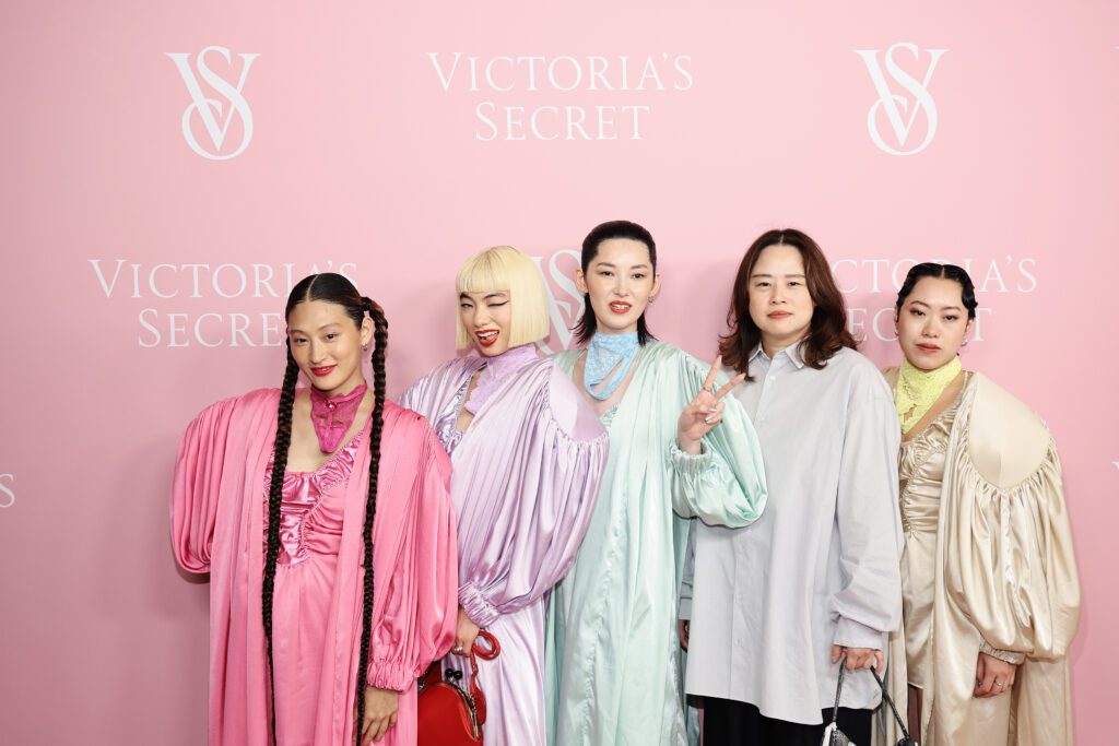NEW YORK, NEW YORK - SEPTEMBER 06: (L-R) KOM-I, Aoi Yamada, Kaito Itsuki, Jenny Fax and Umi Ishihara attends as Victoria's Secret Celebrates The Tour '23 at The Manhattan Center on September 06, 2023 in New York City. (Photo by Dimitrios Kambouris/Getty Images for Victoria's Secret)