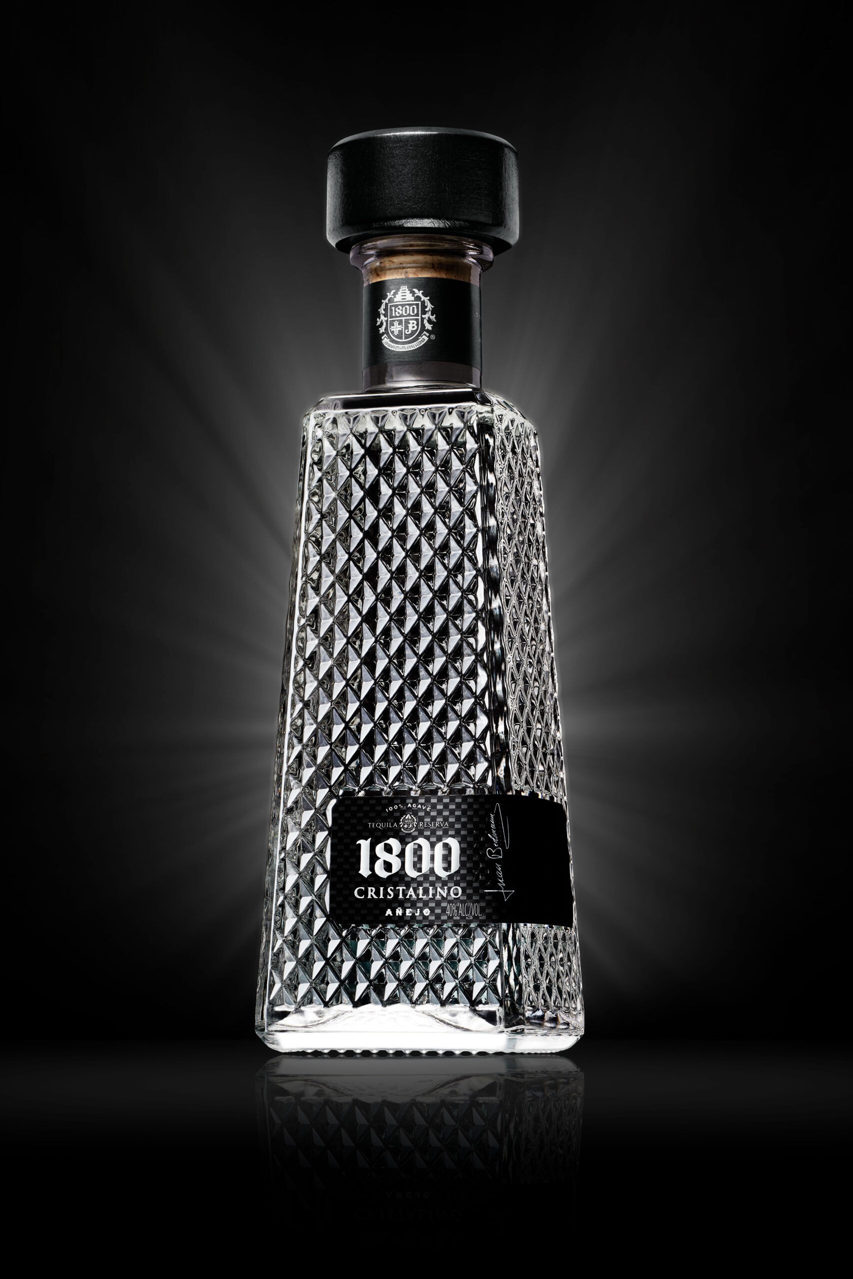 1800-Cristalino-Left---Bottle-Shot