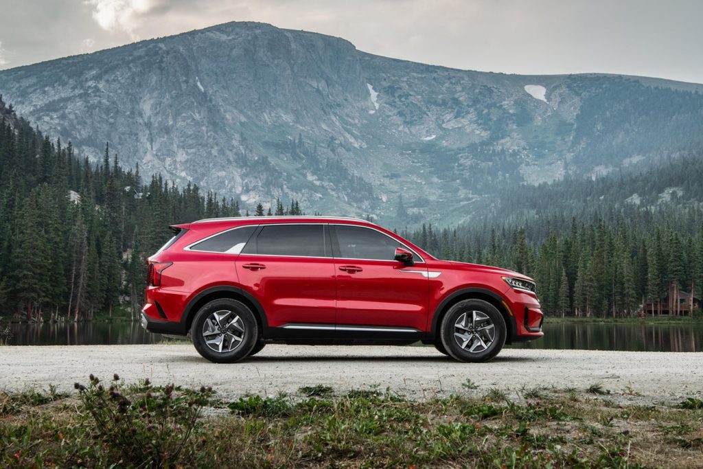 Con su combinación de lujo, practicidad y rendimiento disponible, el Sorento es una opción atractiva para aquellos que desean un SUV con una versatilidad superior al promedio.