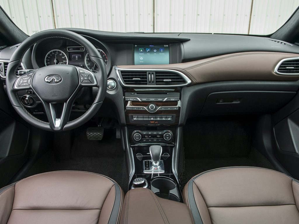 2018-Infiniti-QX30-.3