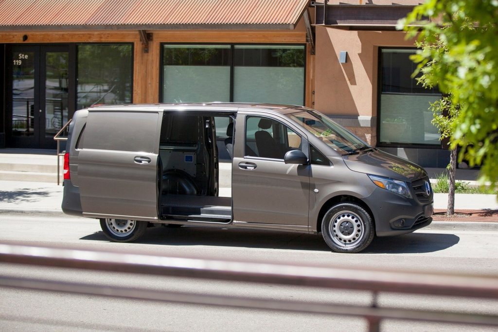 2020_mercedes-benz_metris_cargo-minivan_cargo_f