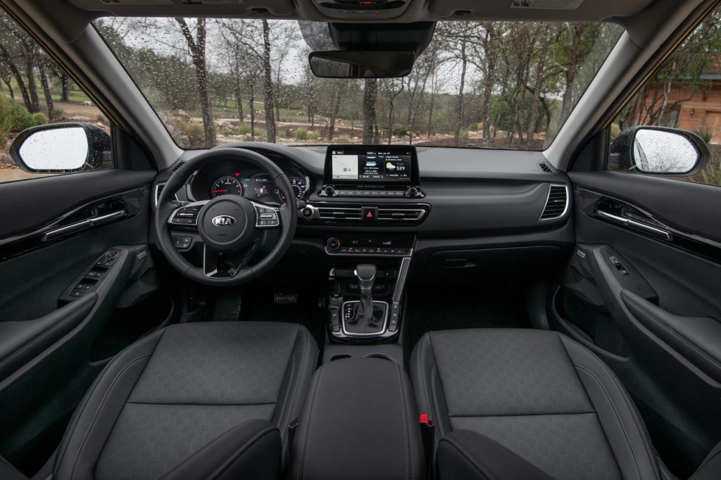 2021KiaSeltosInterior-2
