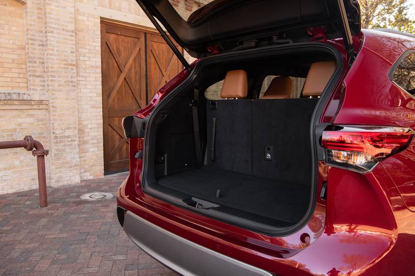 2021_Toyota_Highlander_6