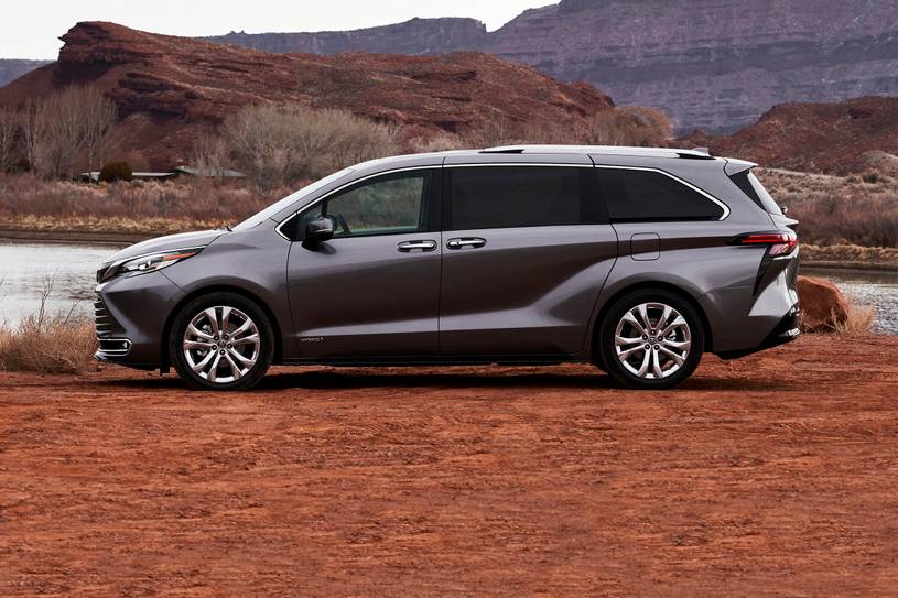 2021_toyota_sienna_2