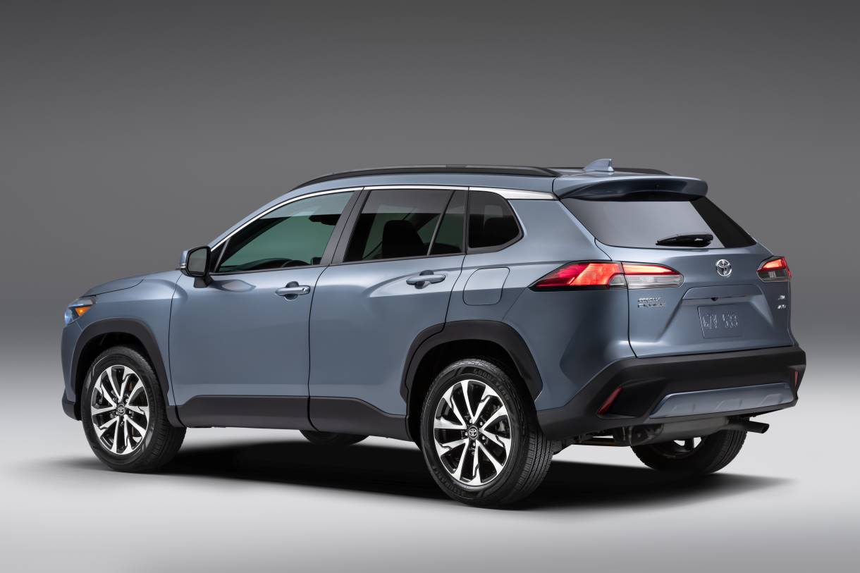 2022_Toyota_Corolla_Cross_Celestite_004