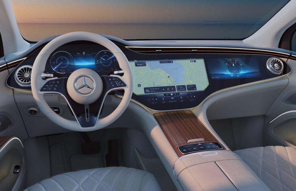 2023-EQS-SUV-Gallery_014-XL