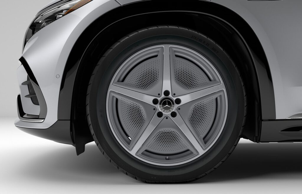 2023-EQS-SUV-Gallery_016-XL