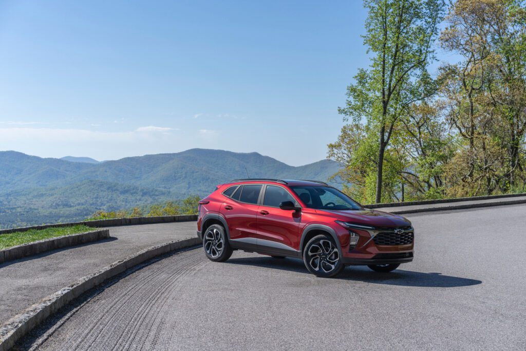 Con tecnologías de seguridad avanzadas y una experiencia de conducción superior, la Chevrolet Trax 2024 es la elección ideal para una conducción segura y confortable.