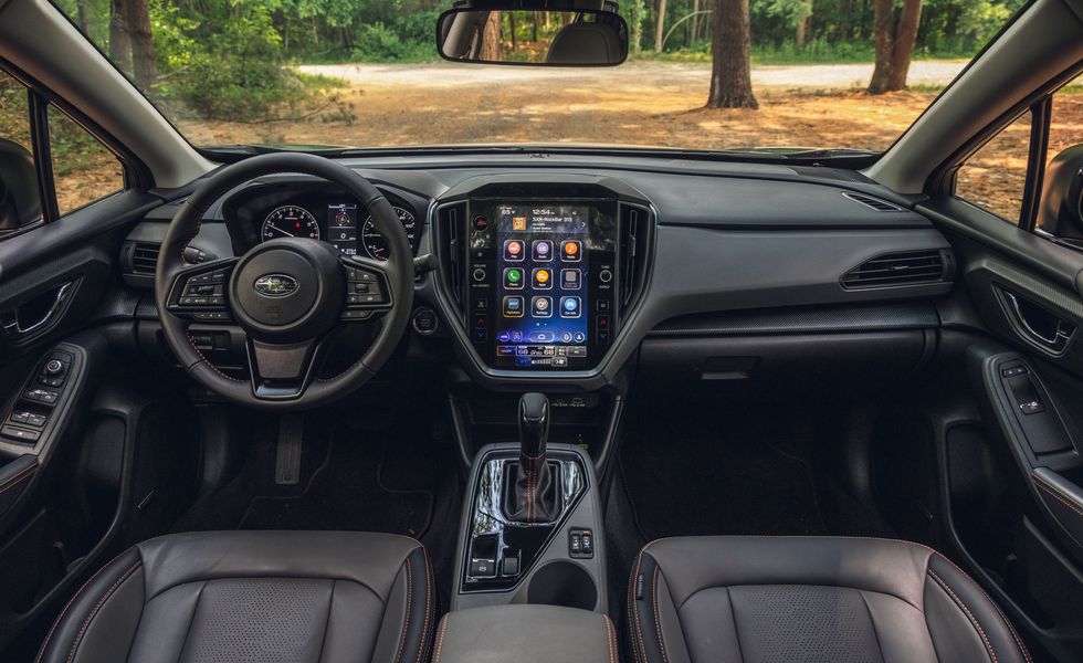El Subaru Crosstrek Sport 2024 combina practicidad y rendimiento en un paquete compacto, ideal para los que buscan más que un simple vehículo urbano.