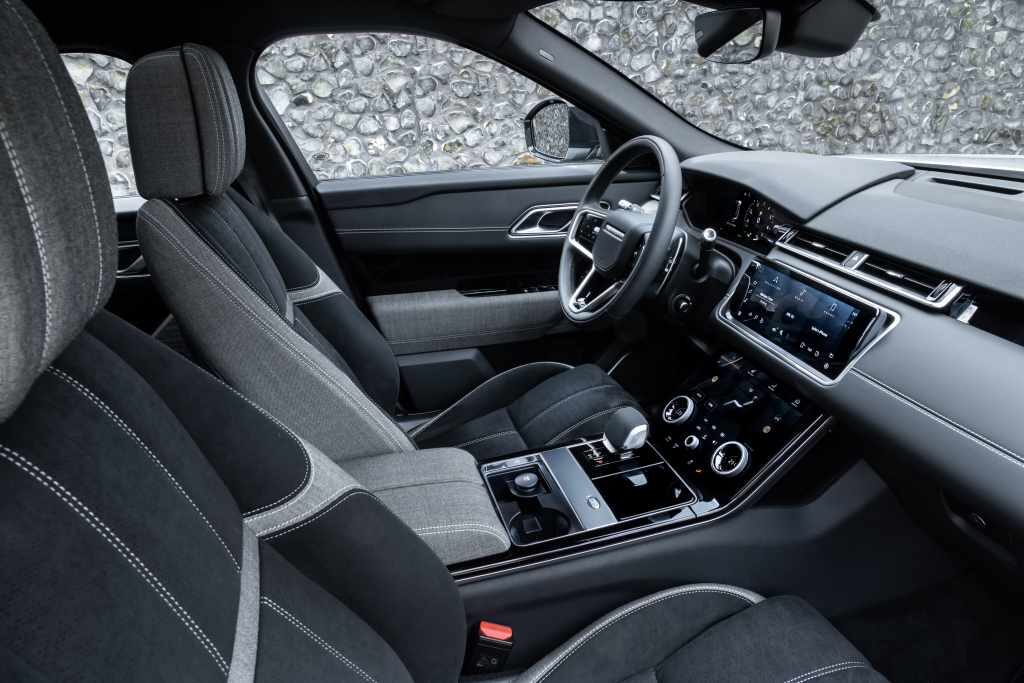 Interior del Mojave, tecnología y confort para todas las aventuras.