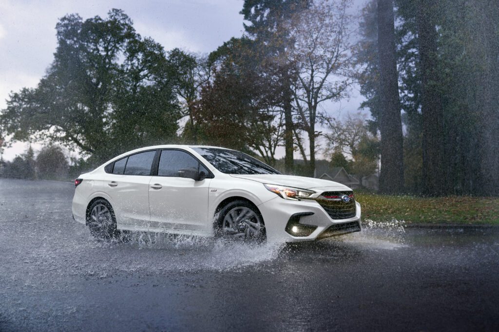 El nuevo Subaru Legacy 2.4 Touring XT ofrece un diseño elegante y aerodinámico.