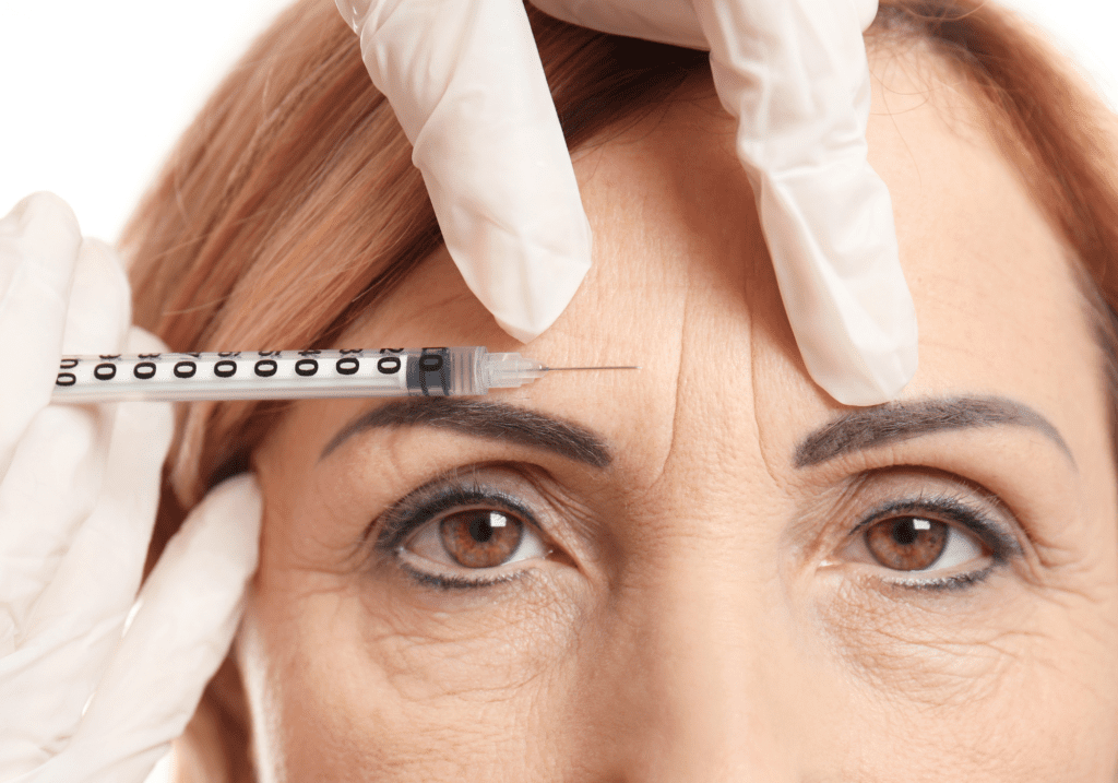 Botox y rellenos faciales: La combinación perfecta del Dr. Rodríguez para resultados naturales y rejuvenecidos. Especialista en crear armonía y equilibrio, el Dr. Rodríguez emplea estas técnicas para suavizar líneas de expresión y restaurar volúmenes, asegurando una apariencia fresca y revitalizada sin alterar la expresión genuina de sus pacientes.