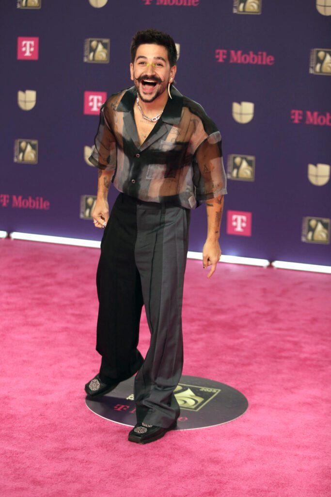 MIAMI, 21/02/2025.- El cantante Camilo posa en la alfombra de la 37 edición de los Premio Lo Nuestro celebrado este jueves en el Kaseya Center en Miami, Florida. EFE/Marlon Pacheco