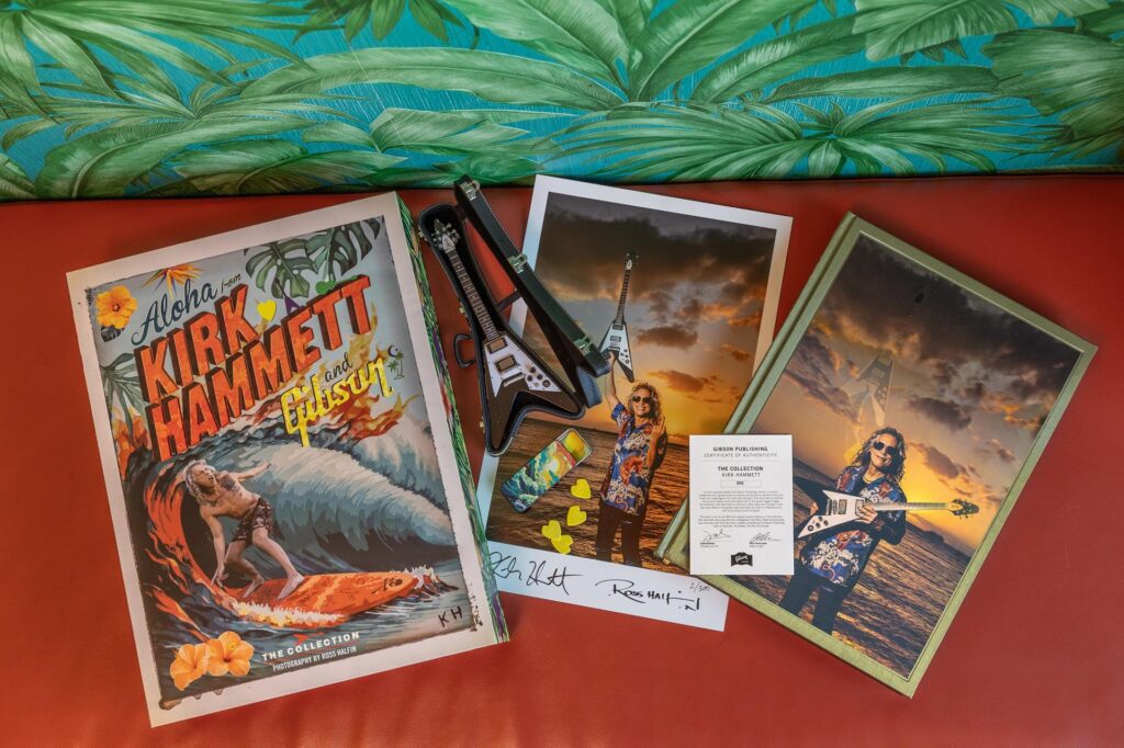 Fotografía cedida por Gibson Publishing donde se muestran los regalos que se adjuntan a la edición Custom del libro de fotos 'The Collection: Kirk Hammett'. EFE/Gibson Publishing /SOLO USO EDITORIAL /NO VENTAS /SOLO DISPONIBLE PARA ILUSTRAR LA NOTICIA QUE ACOMPAÑA /CRÉDITO OBLIGATORIO