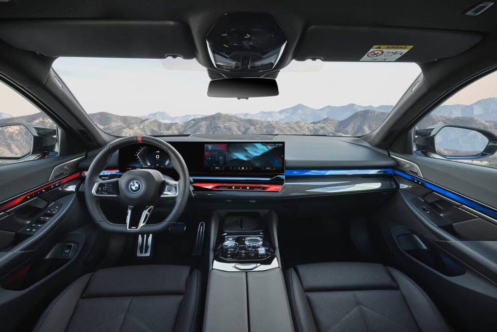 Interior del BMW i5, con su diseño premium y tecnología de vanguardia.
