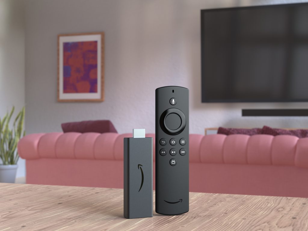 Los nuevos Fire TV Stick y Fire TV Stick Lite son 50% más potentes que la generación anterior y ofrecen una reproducción en streaming en full HD con compatibilidad para HDR. El Fire TV Stick ofrece compatibilidad con Dolby Atmos para un sonido envolvente y nuestro popular Alexa Voice Remote, con botones dedicados para volumen y encendido para la TV y barra de control de sonido. El Fire TV Stick Lite es nuestro Fire TV Stick más accesible hasta el momento e incluye Alexa Remote Lite, para que puedas buscar e iniciar contenido con facilidad usando tu voz. La novedad más importante de la experiencia de usuario del Fire TV es que fue rediseñado para ser más personal, rápido e intuitivo. El menú principal está en el centro de la pantalla y facilita mucho más que encuentres lo que estás buscando. Ahora puedes saltar directamente a tu servicio de streaming favorito o desplazarte por las aplicaciones soportadas para ver rápidamente su contenido y empezar la reproducción. Alexa está en el centro de la nueva experiencia de uso de Fire TV, y ahora los hogares pueden crear hasta seis perfiles de usuario para obtener recomendaciones personalizadas, listas de reproducción, historial de contenido y más. Los dispositivos Echo y Fire TV estarán entre los primeros productos que reciban el sello de Climate Pledge Friendly (cumple con el compromiso climático) en Amazon.com, como parte de un nuevo programa que hace más fácil que los clientes identifiquen y compren productos sustentables. Los nuevos dispositivos Echo y Fire TV incluirán tela 100% reciclada post-consumo, aluminio moldeado a presión 100% reciclado y plástico reciclado post-consumo en un promedio de 47% . En el futuro también realizaremos las siguientes acciones: Trabajar para que el 100% de las fibras de madera en el empaquetado de los dispositivos sea de bosques manejados de modo responsable o de fuentes de reciclaje. Agregar un modo de bajo consumo a todos los nuevos dispositivos Echo y Fire TV con enchufes para pared. Construir nuevas granjas eólicas y solares para producir energía limpia equivalente a la electricidad usada por el dispositivo Echo de cada cliente.
