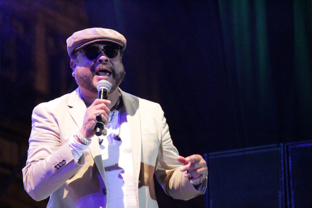 Francisco Céspedes,  nominado al Grammy nació en Santa Clara, Cuba y comenzó su carrera uniéndose a la Orquesta Cubana de Música Moderna. 