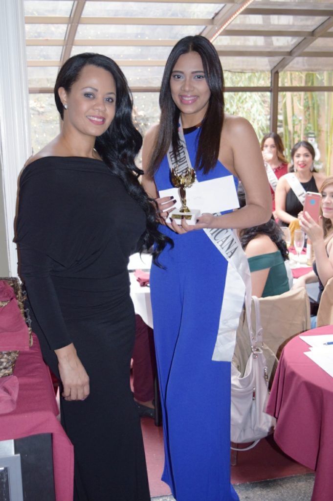 Mejor Pose en West New York Fashion Week Yamillet Peguero de Republica Dominicana 
