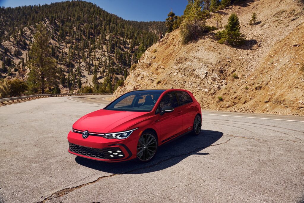 Se ofrecerá con transmisión manual de 6 velocidades o automática DSG de 7 velocidades con Tiptronic.