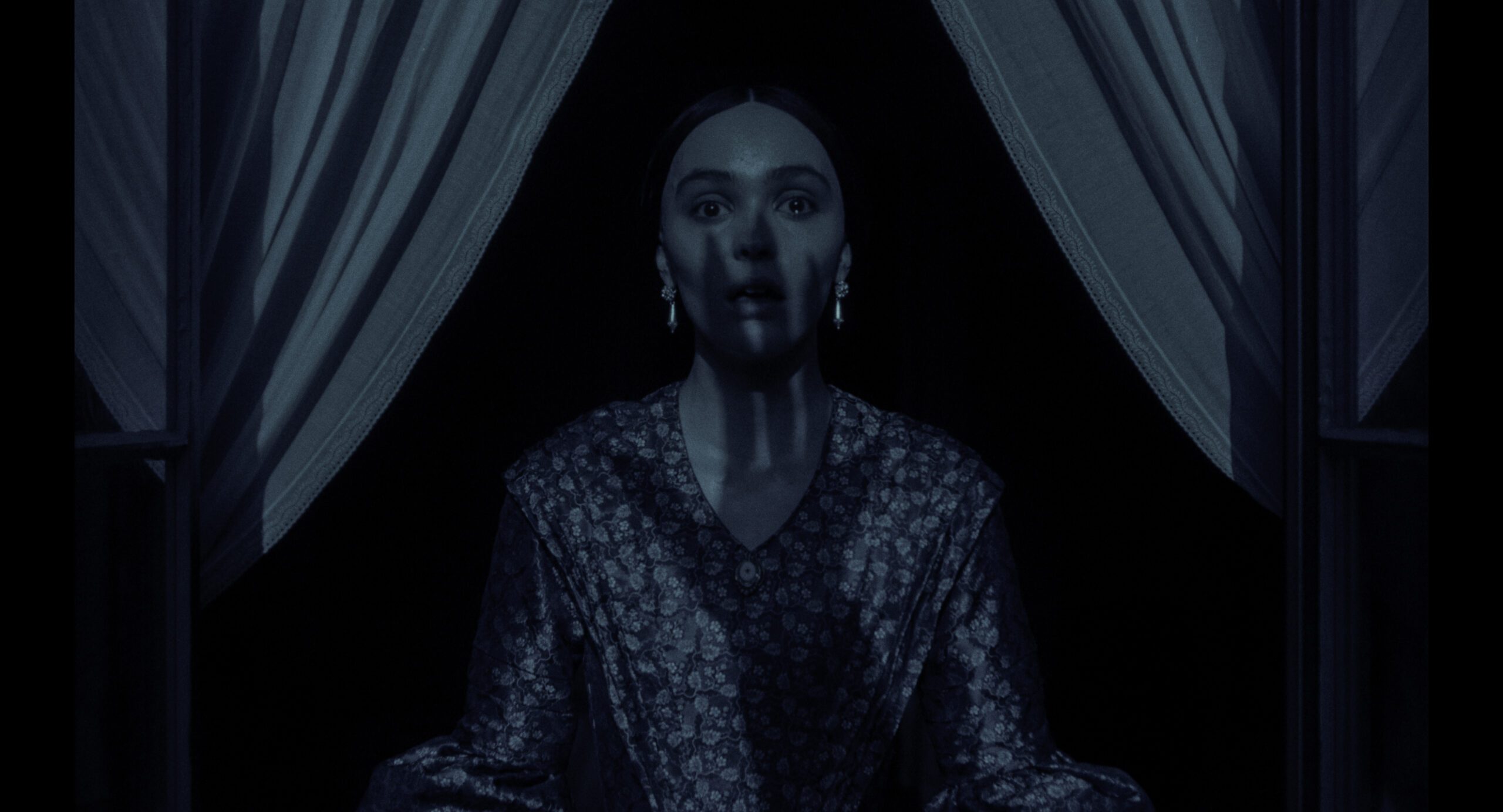NOSFERATU_FP_00215_R2 Lily-Rose Depp stars as Ellen Hutter in director Robert Eggers’ NOSFERATU, a Focus Features release. Credit: Courtesy of Focus Features / © 2024 FOCUS FEATURES LLC