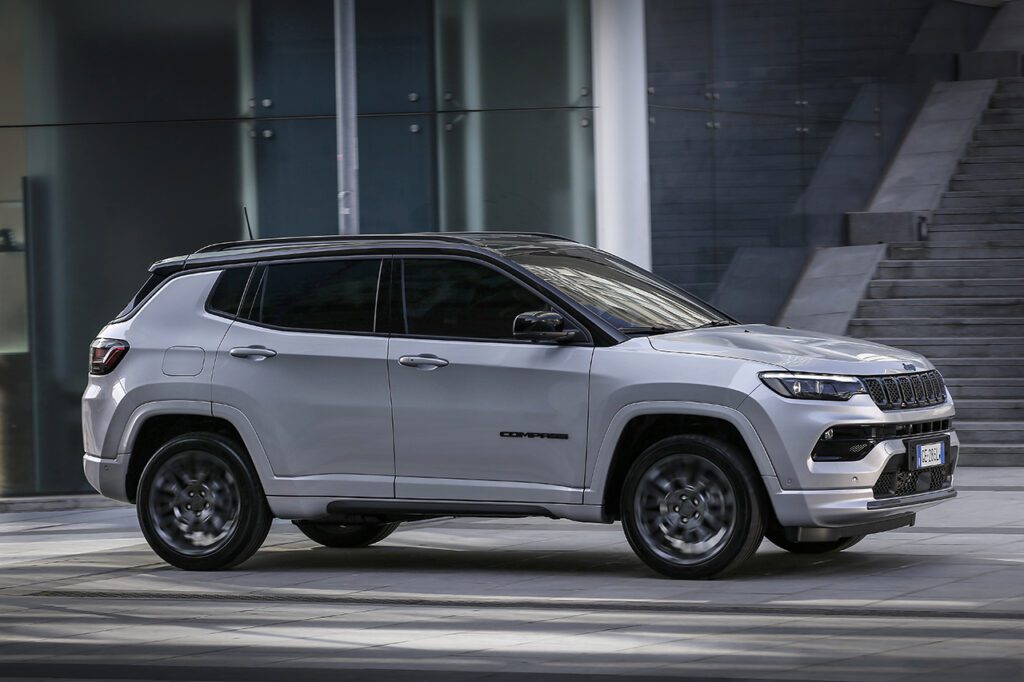 El Jeep Compass 2024, elegancia y tecnología para la ciudad.