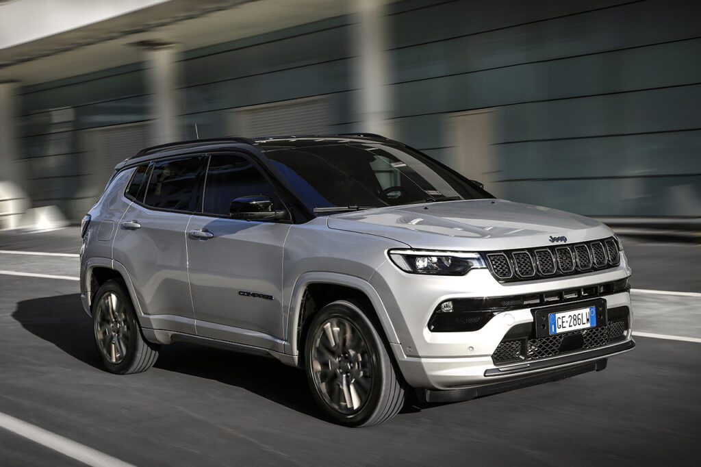 Diseño exterior moderno y atractivo del Compass 2024.