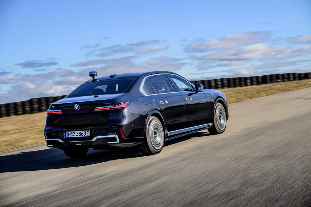 La tecnología de vanguardia del BMW i7 M70 2024, marcando el camino hacia el futuro de la movilidad eléctrica de lujo.