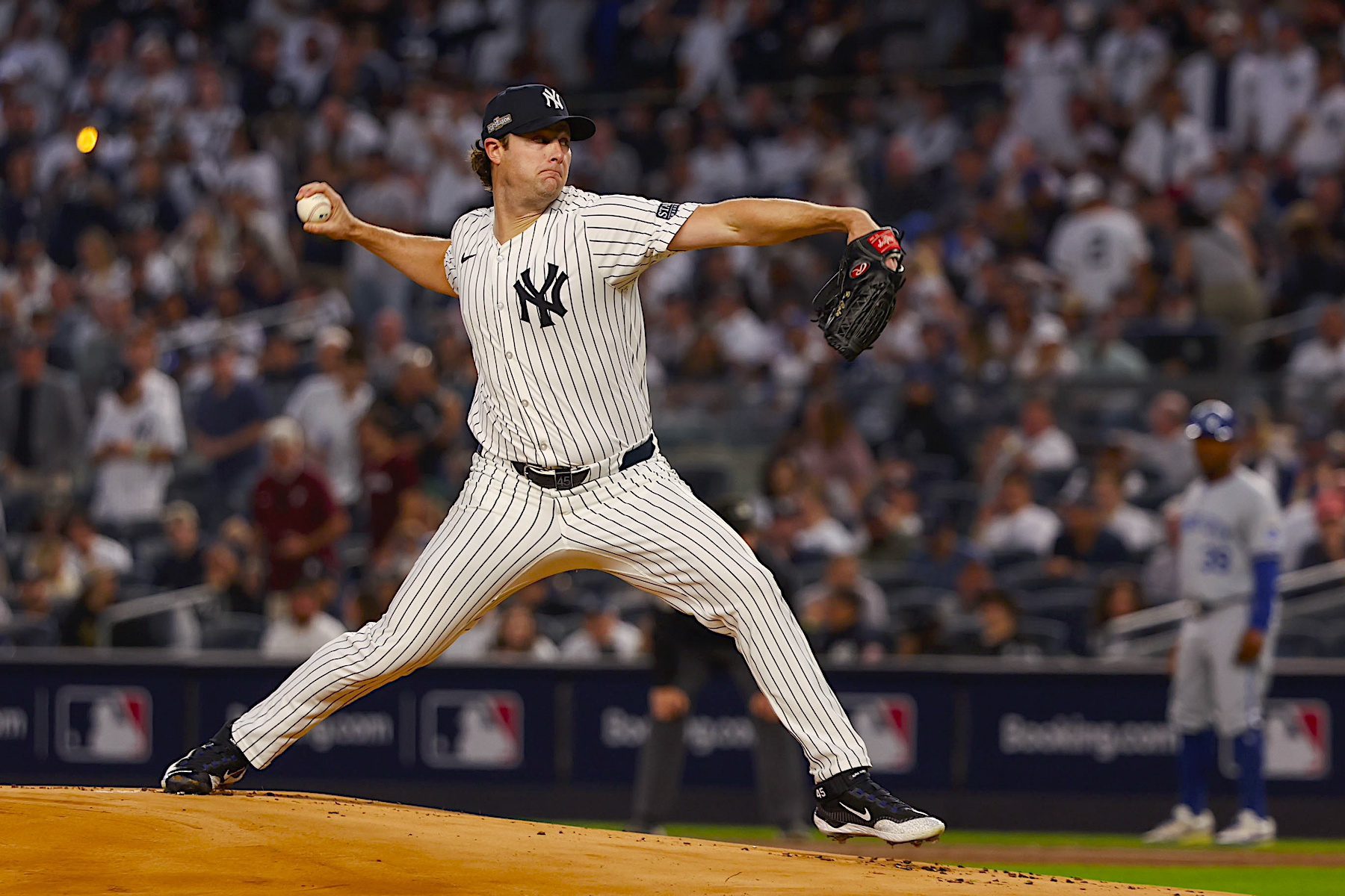 Jugadores de los Yankees de Nueva York reaccionan al ganar un juego contra los Kansas City Royals del primer juego de playoffs de la Serie Divisional de la Liga Americana de la Major League Baseball (MLB) entre los Kansas City Royals y los New York Yankees en Nueva York, Nueva York, 05 de octubre de 2024. La serie es al mejor de cinco juegos. (Nueva York) EFE/EPA/SARAH YENESEL