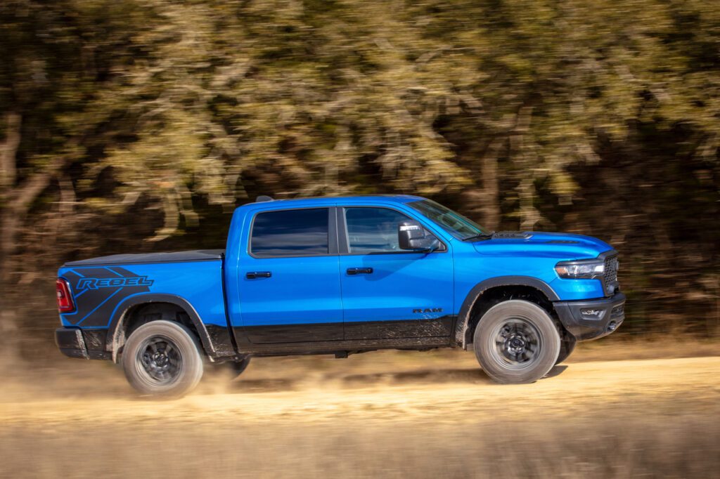 El Ram 1500 Rebel 2025, diseño robusto y capacidades off-road.
