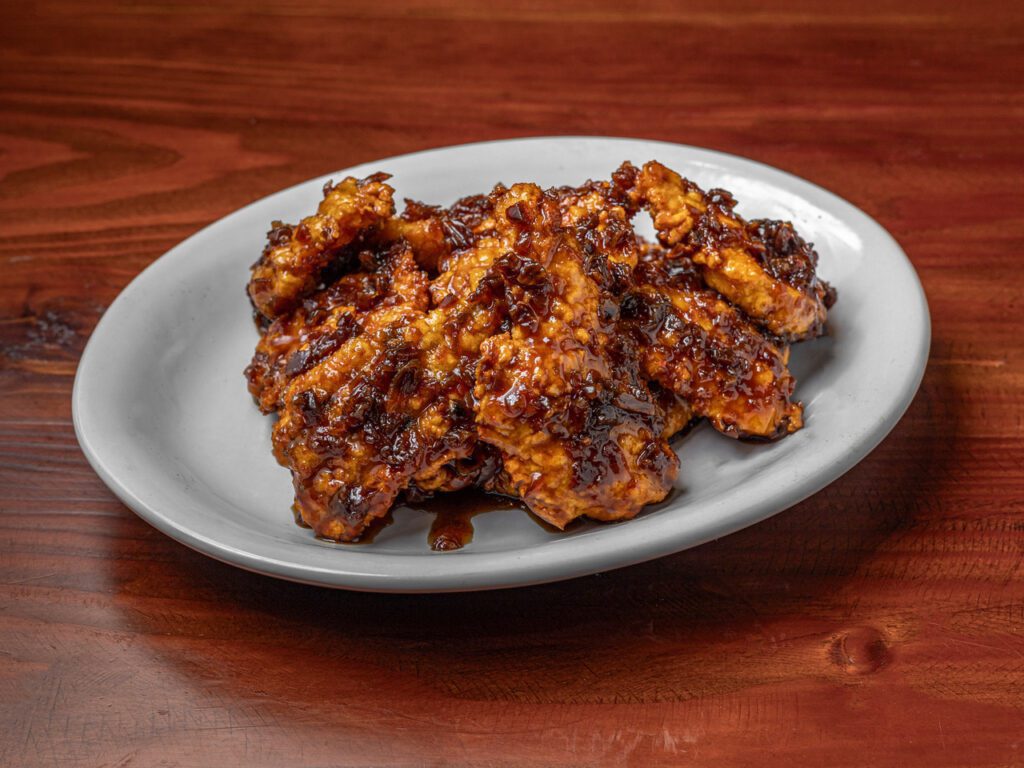 RibsWingsThings_HoneyGarlicBonelessWings