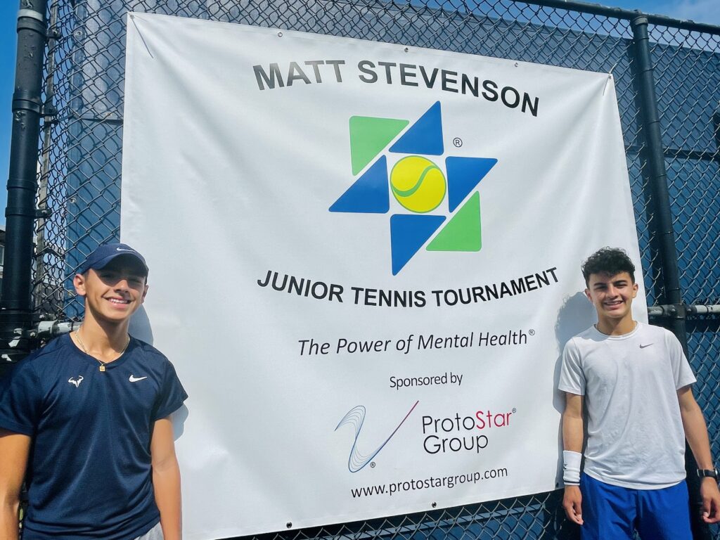 Samuel López y Miguel Londoño son de origen colombiano. Participaron con éxito en el Matt Stevenson Junior Tennis Tournament. Foto Marcela Álvarez