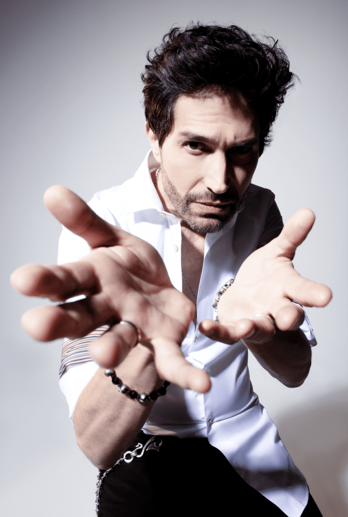 Benny Ibarra. 