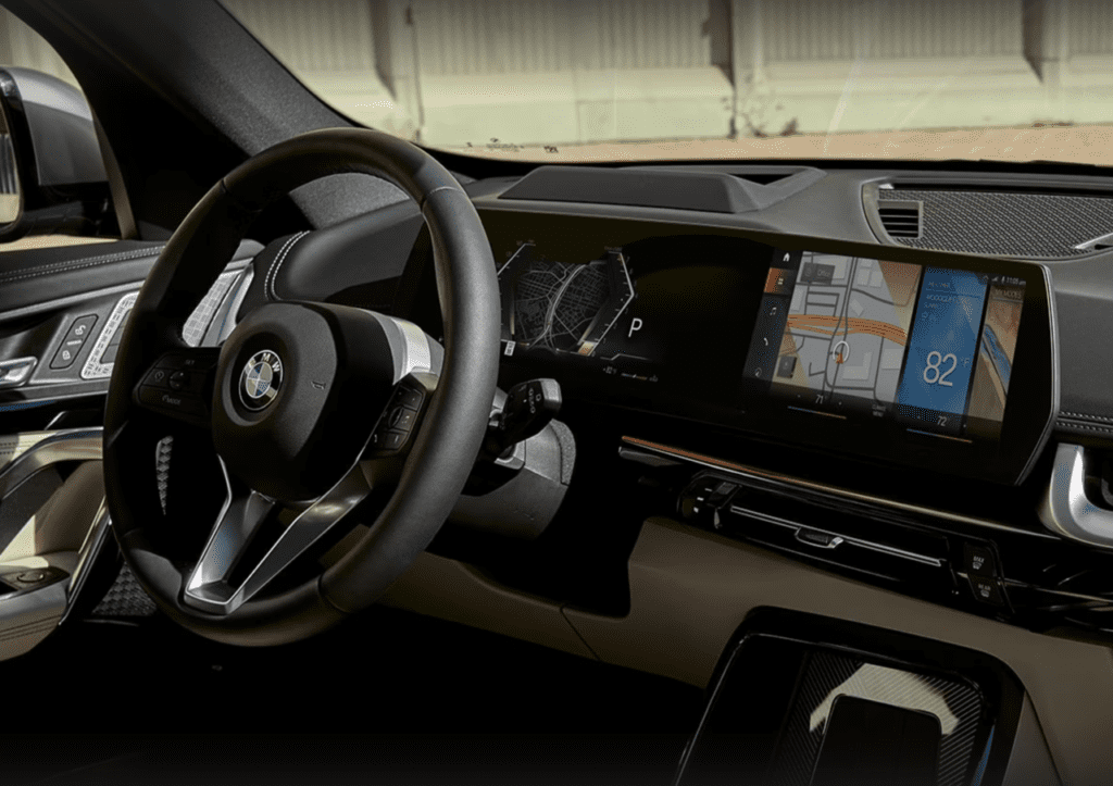 El sistema de infoentretenimiento iDrive de BMW, ahora totalmente táctil, ofrece una gran cantidad de funcionalidades, aunque puede requerir un tiempo de adaptación.